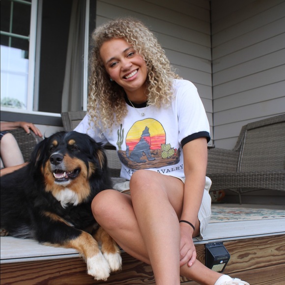 Meet your Posher, Emily - Picture 1 of 1